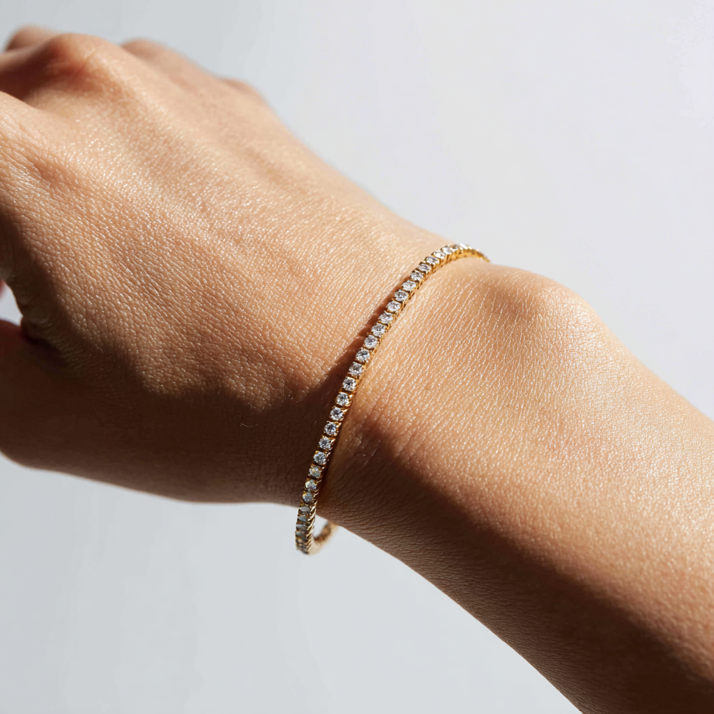 Glow Tennis Bracelet in yellow gold, worn